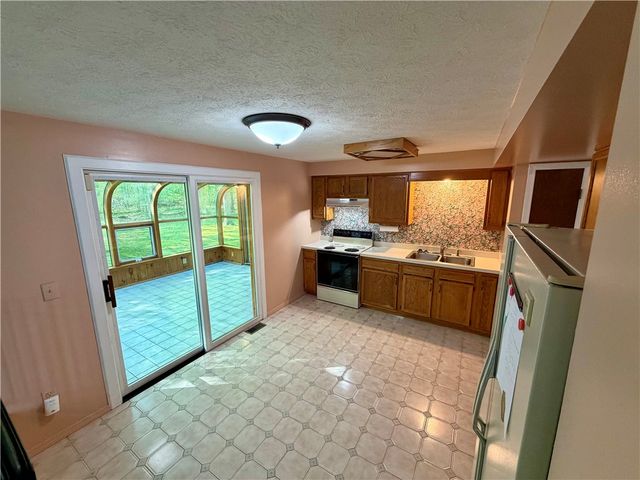 1391 Brookedge Drive, Hamlin, NY 14464