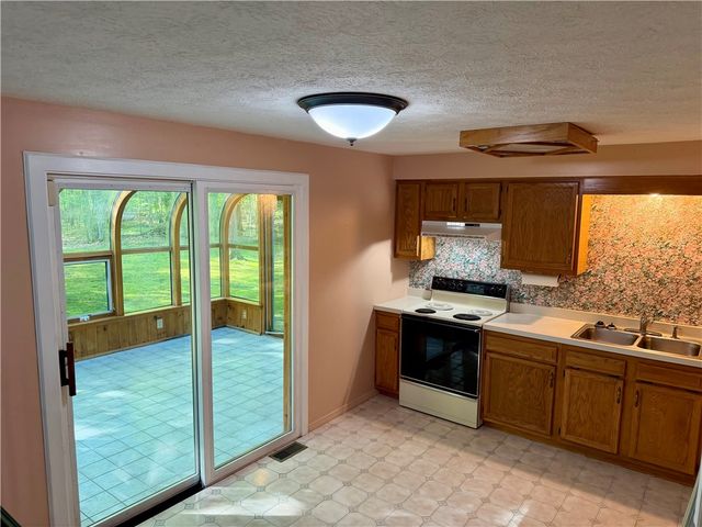 1391 Brookedge Drive, Hamlin, NY 14464