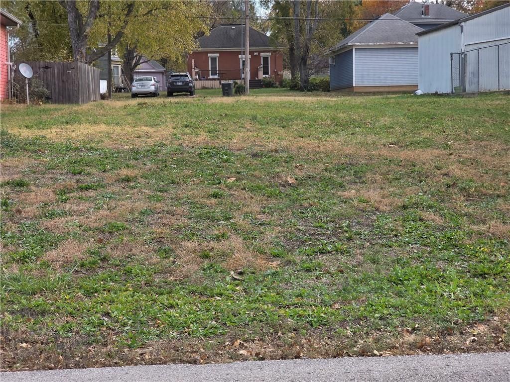 329 S Poplar Street, Ottawa, KS 66067