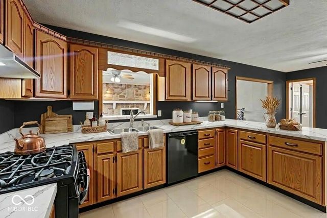 5150 Hickory Road, Indianapolis, IN 46239