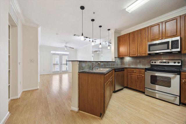 1711 Old Spanish Trail 440, Houston, TX 77054