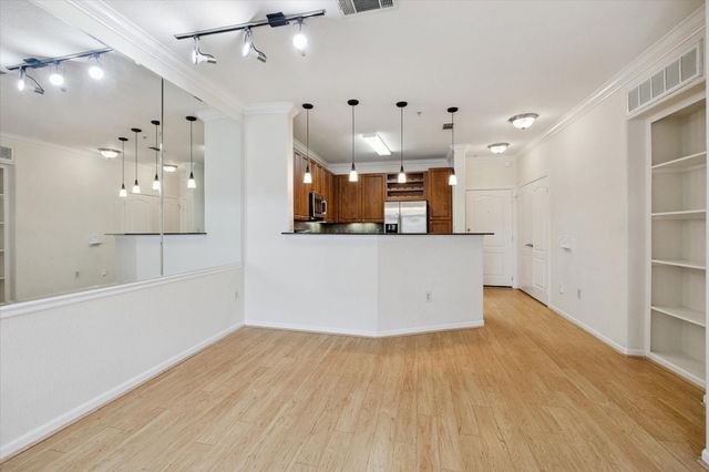 1711 Old Spanish Trail 440, Houston, TX 77054