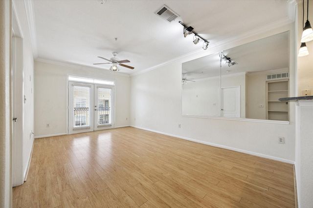 1711 Old Spanish Trail 440, Houston, TX 77054