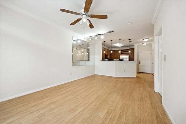 1711 Old Spanish Trail 440, Houston, TX 77054