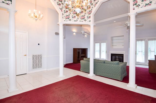 134 Stonehouse Dr, Gallatin, TN 37066
