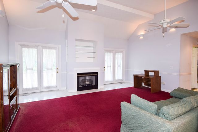 134 Stonehouse Dr, Gallatin, TN 37066
