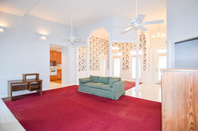 134 Stonehouse Dr, Gallatin, TN 37066