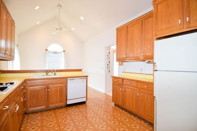 134 Stonehouse Dr, Gallatin, TN 37066