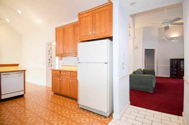 134 Stonehouse Dr, Gallatin, TN 37066