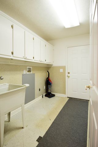134 Stonehouse Dr, Gallatin, TN 37066