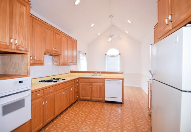 134 Stonehouse Dr, Gallatin, TN 37066