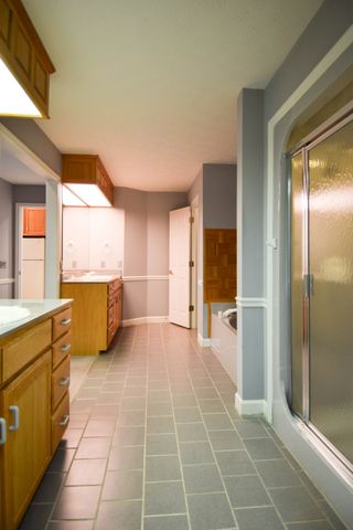 134 Stonehouse Dr, Gallatin, TN 37066