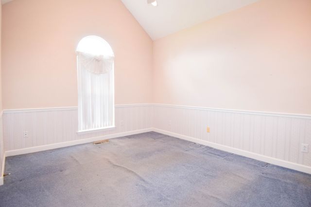 134 Stonehouse Dr, Gallatin, TN 37066