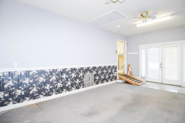 134 Stonehouse Dr, Gallatin, TN 37066