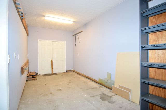134 Stonehouse Dr, Gallatin, TN 37066