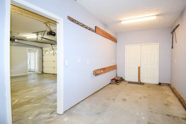134 Stonehouse Dr, Gallatin, TN 37066