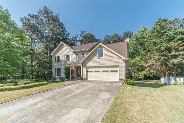 1692 Paces Vale Court, Lawrenceville, GA 30043