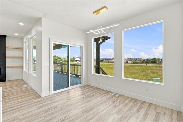2904 E Sunnyslope St, Park City, KS 67219