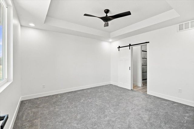 2904 E Sunnyslope St, Park City, KS 67219