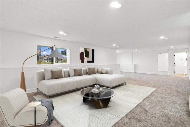 2904 E Sunnyslope St, Park City, KS 67219