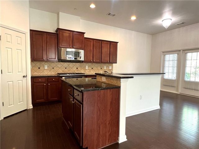 150 Barkley Lane, Sandy Springs, GA 30328