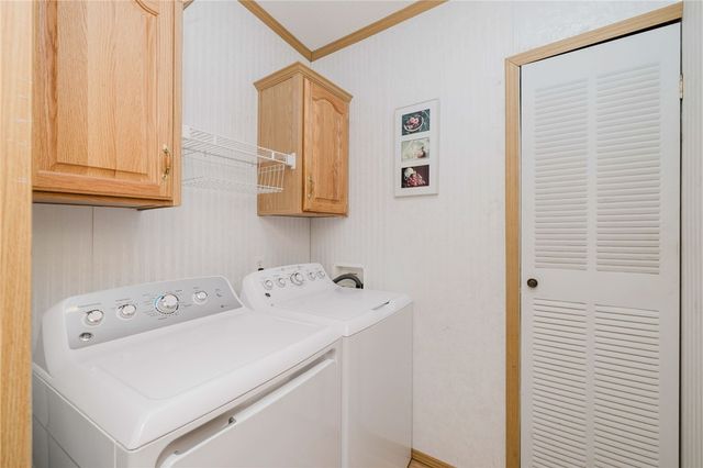 21 Nightingale Lane, Tiverton, RI 02878