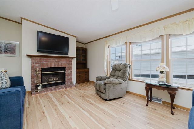 21 Nightingale Lane, Tiverton, RI 02878