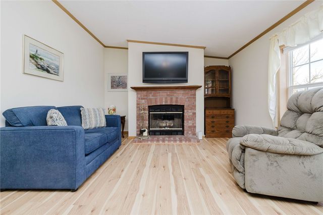 21 Nightingale Lane, Tiverton, RI 02878