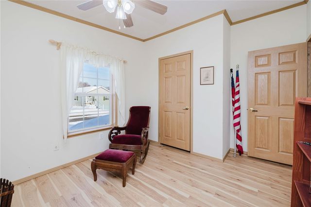 21 Nightingale Lane, Tiverton, RI 02878