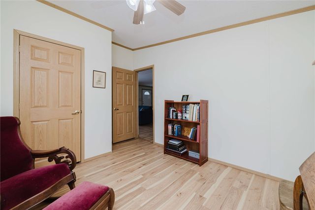 21 Nightingale Lane, Tiverton, RI 02878