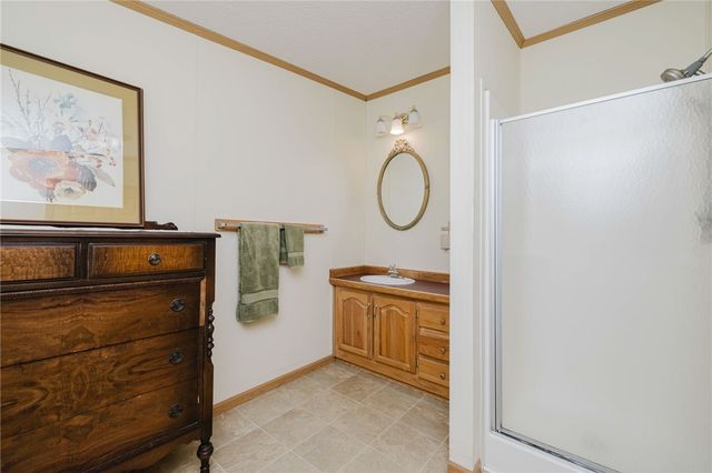 21 Nightingale Lane, Tiverton, RI 02878