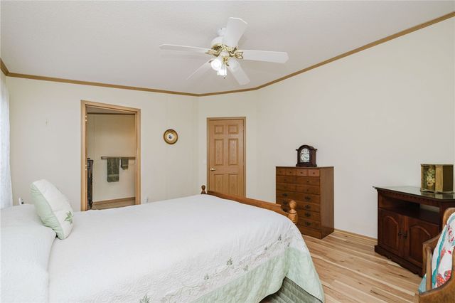 21 Nightingale Lane, Tiverton, RI 02878