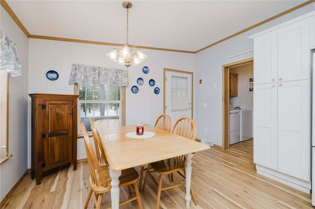 21 Nightingale Lane, Tiverton, RI 02878