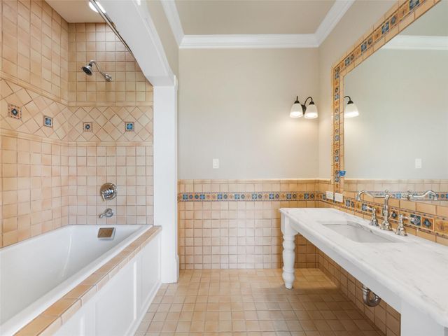 466 German LN, Fredericksburg, TX 78624