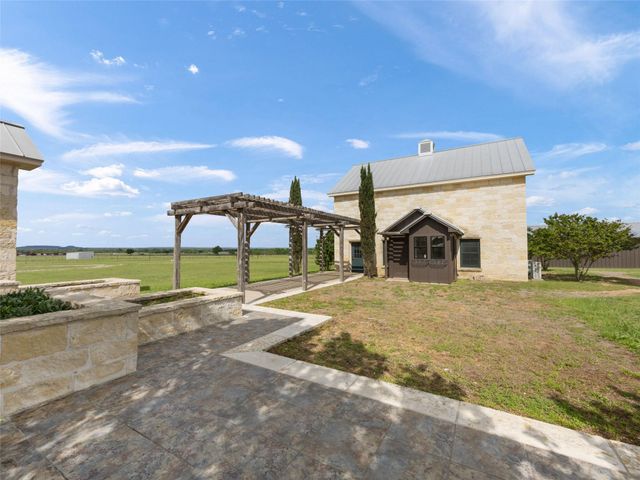 466 German LN, Fredericksburg, TX 78624