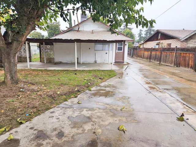 609 Monterey, Chowchilla, CA 93610
