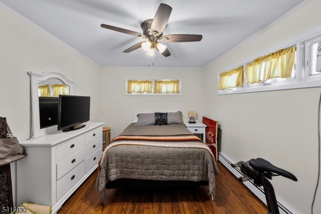 11 Wildwood Shores Dr, Hopatcong Boro, NJ 07843