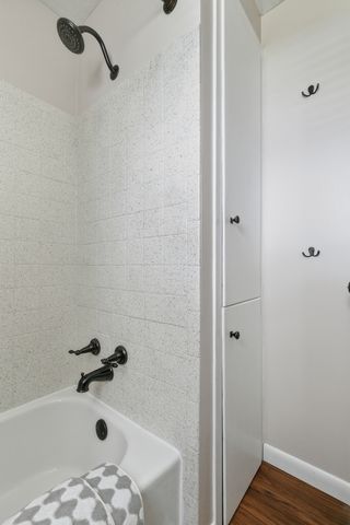 1422 LAKEWOOD Drive, Bettendorf, IA 52722