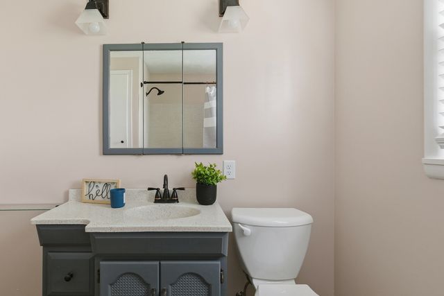 1422 LAKEWOOD Drive, Bettendorf, IA 52722