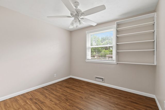 1422 LAKEWOOD Drive, Bettendorf, IA 52722