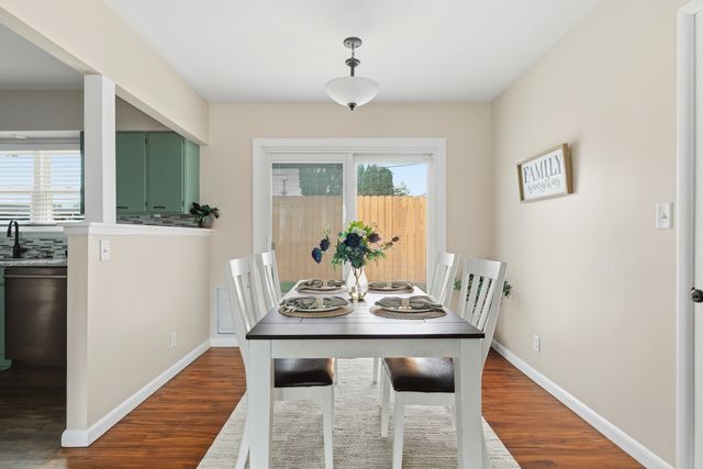 1422 LAKEWOOD Drive, Bettendorf, IA 52722