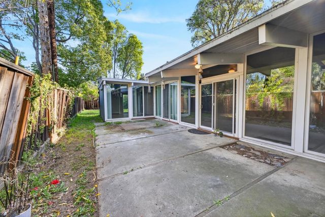 1936 Edgewood Drive, Palo Alto, CA 94303