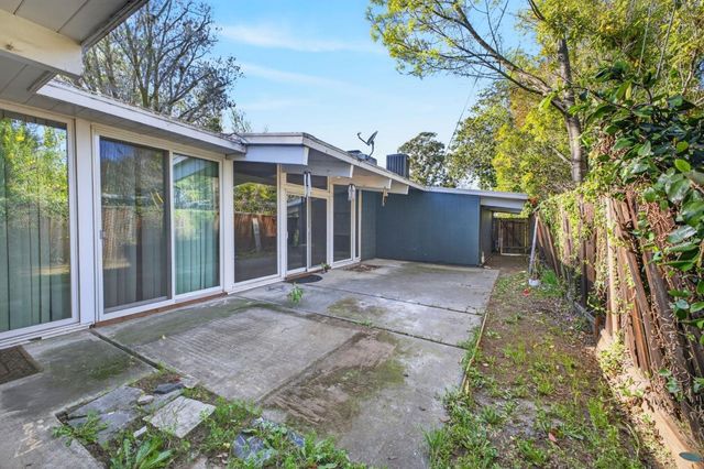 1936 Edgewood Drive, Palo Alto, CA 94303