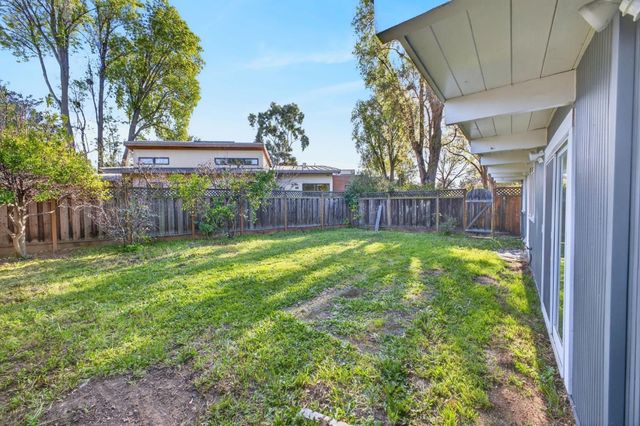 1936 Edgewood Drive, Palo Alto, CA 94303