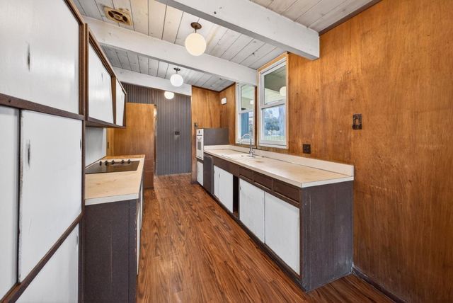 1936 Edgewood Drive, Palo Alto, CA 94303