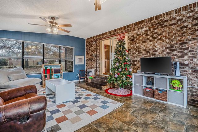 240 Huie Street, Clinton, AR 72031