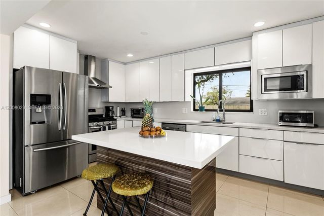 11335 NW 59th Ct, Hialeah, FL 33012