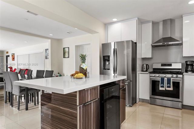 11335 NW 59th Ct, Hialeah, FL 33012