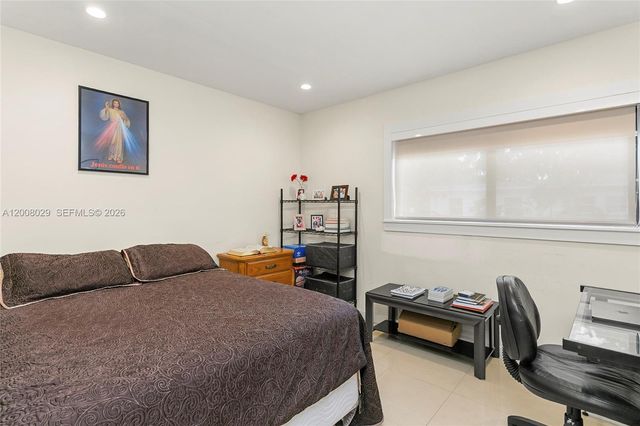 11335 NW 59th Ct, Hialeah, FL 33012