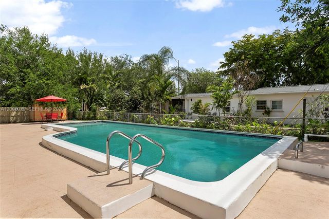 11335 NW 59th Ct, Hialeah, FL 33012